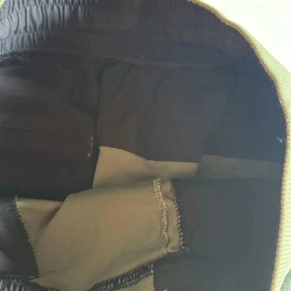 Lululemon - Picture 4 of 6